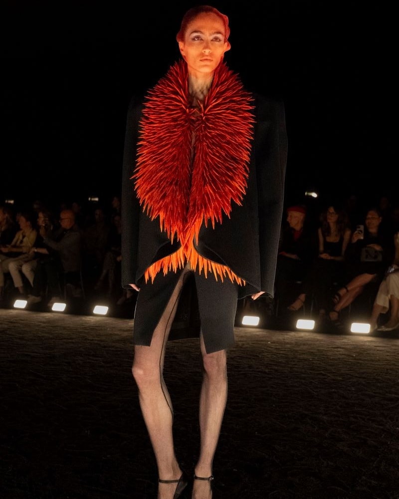 Un look Schiaparelli haute couture fall-winter 2024/25 (courtesy Schiaparelli)