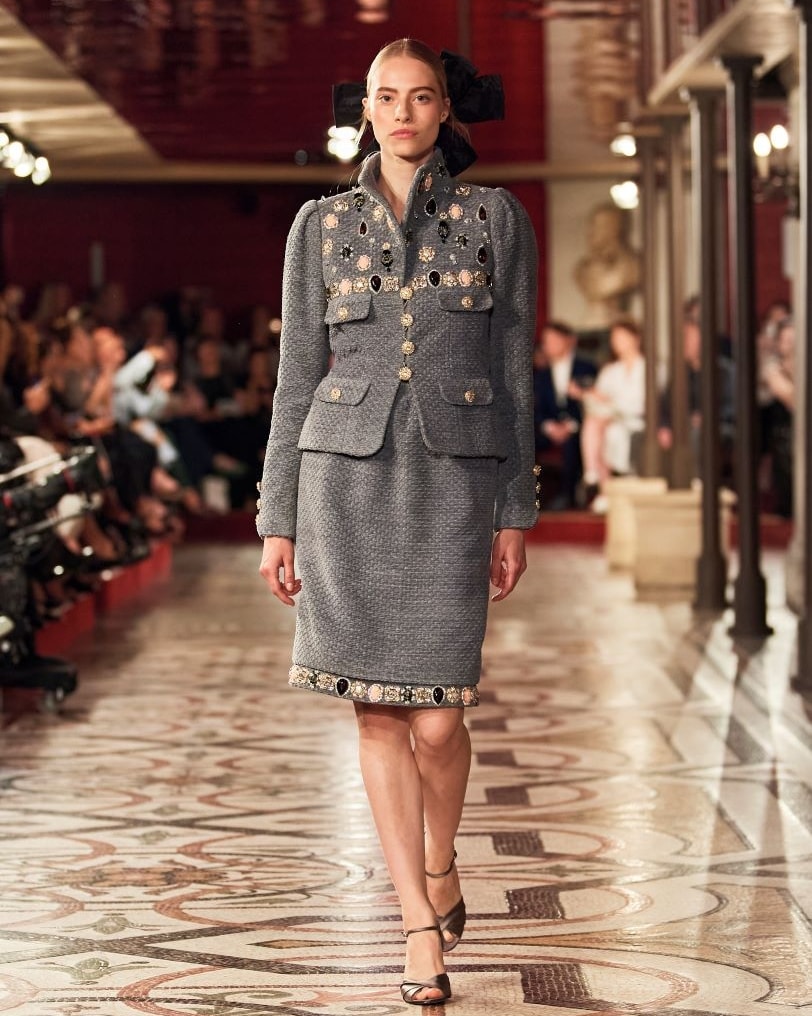 Un look Chanel haute couture fall-winter 2024/25 (courtesy Chanel)