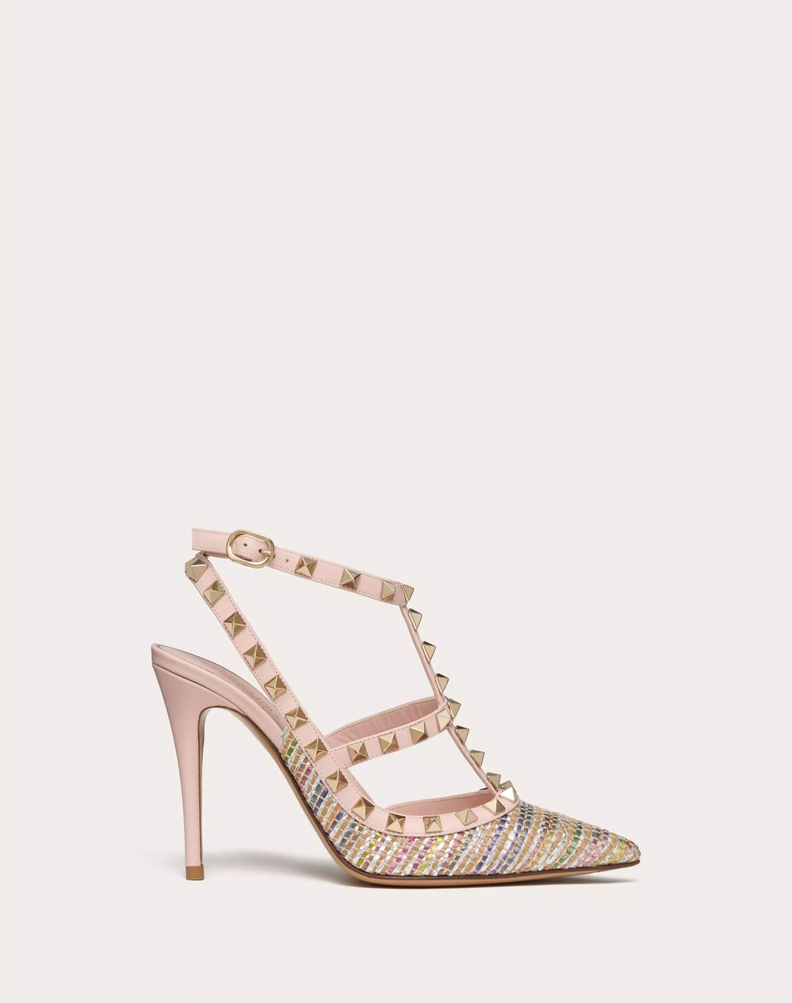 Décolleté Valentino Garavani Rockstud (950 euro).