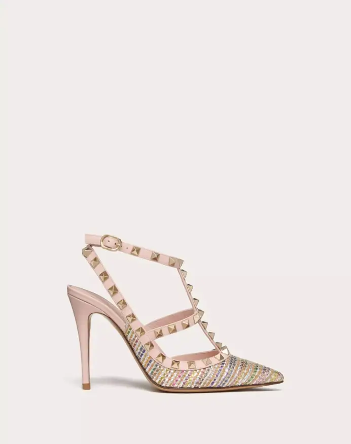 Décolleté Valentino Garavani Rockstud (950 euro).