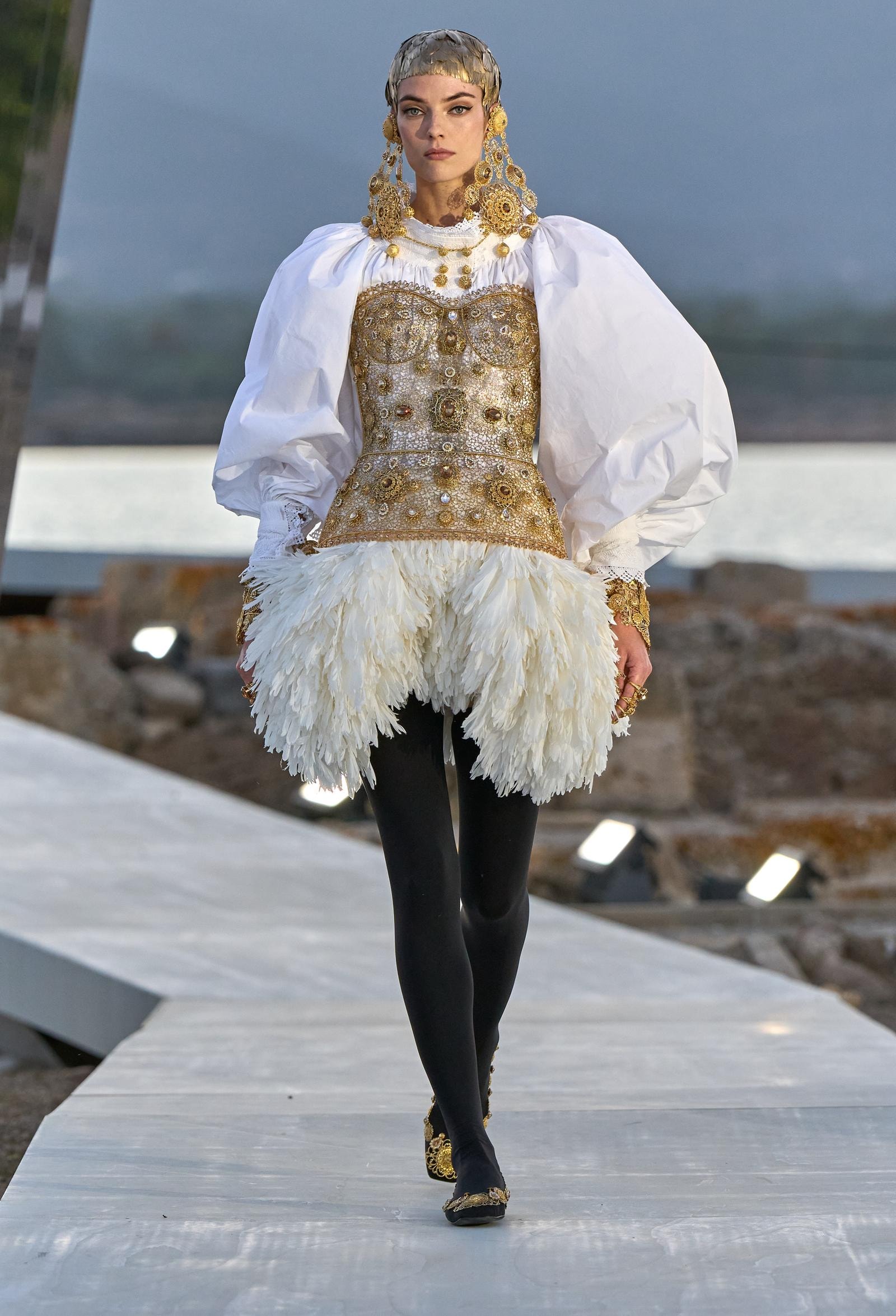 Un look Dolce&Gabbana alta moda fall-winter 2024/25 (ph Gorunway, courtesy Dolce&Gabbana)