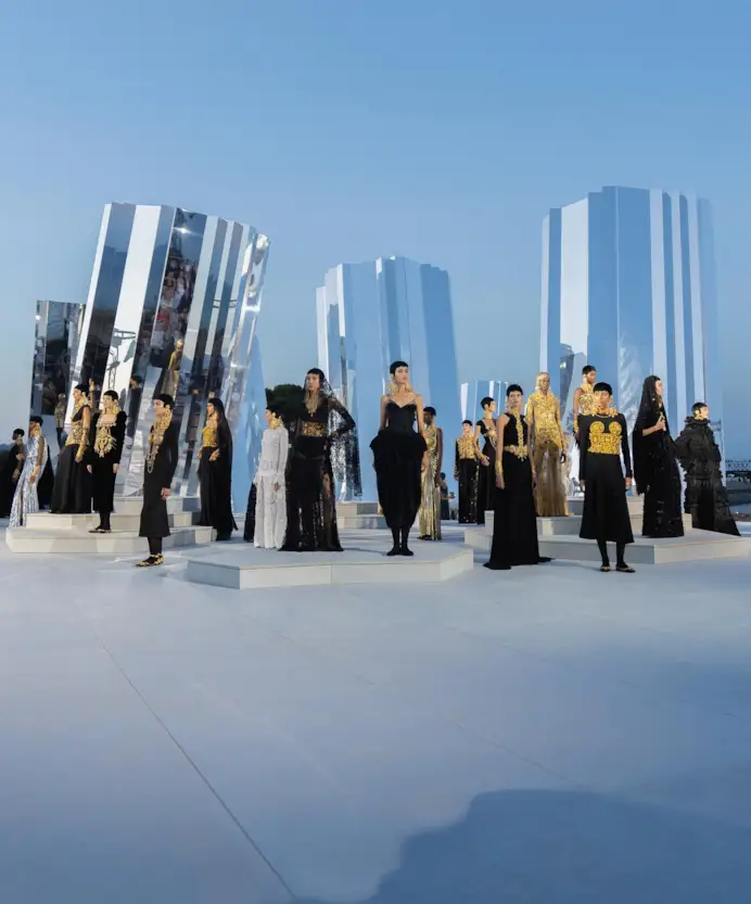 Il finale della sfilata Dolce&Gabbana alta moda fall-winter 2024/25 (ph Zoe Joubert, courtesy Dolce&Gabbana)