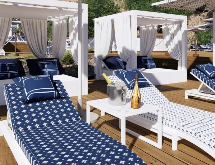 La moda non va in vacanza: ecco le 10 spiagge più glamour. Meglio quella firmata Dolce&Gabbana, Dior, Luisa Spagnoli o Loro Piana?