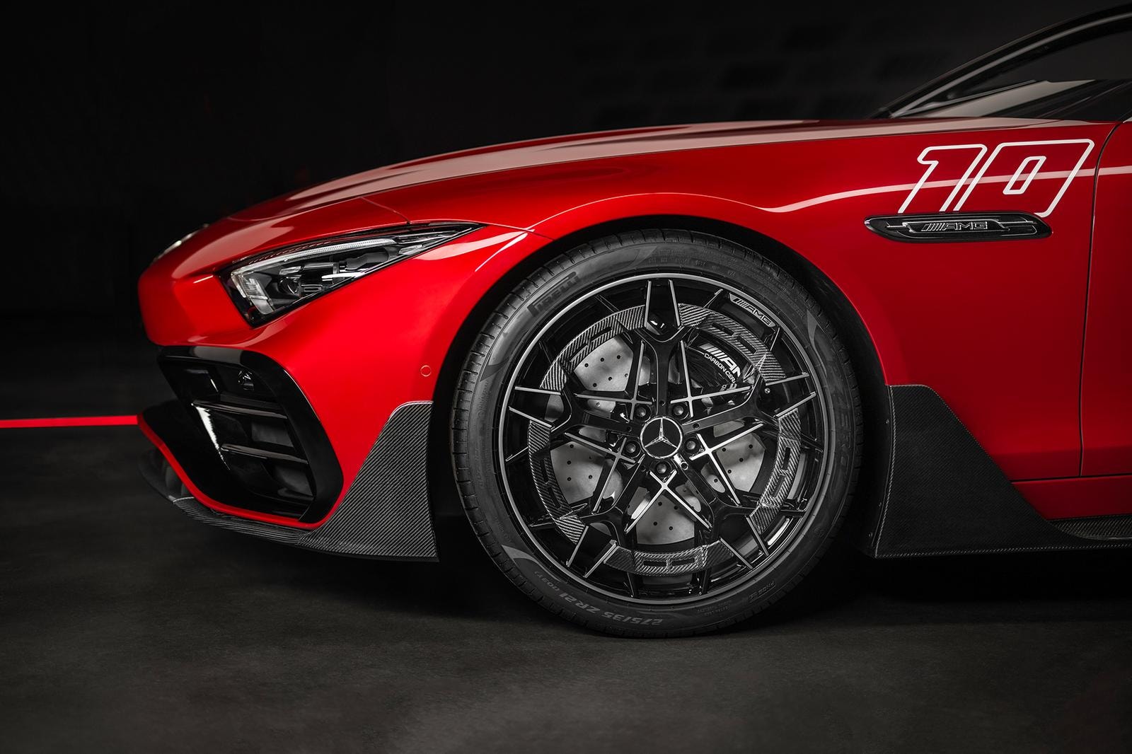 2024 / Concept Mercedes-AMG PureSpeed / Exterieurfarbe Le Mans Rot & graphitgrau Metallic 

2024 / Concept Mercedes-AMG PureSpeed / exterieur color Le Mans red & graphitgrey metallic 