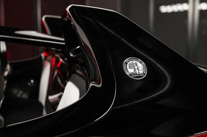 2024 / Concept Mercedes-AMG PureSpeed / Exterieurfarbe Le Mans Rot & graphitgrau Metallic
2024 / Concept Mercedes-AMG PureSpeed / exterieur color Le Mans red & graphitgrey metallic