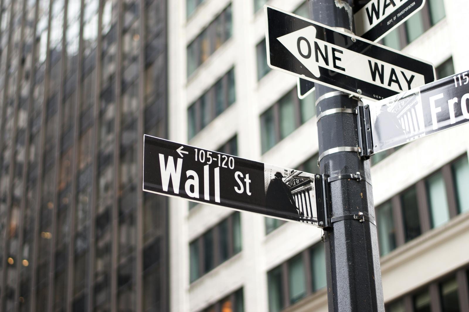 La diretta da Wall Street | Borse Usa in rialzo, l’S&amp;P500 (+1%) per la prima volta sopra i 5.600 punti