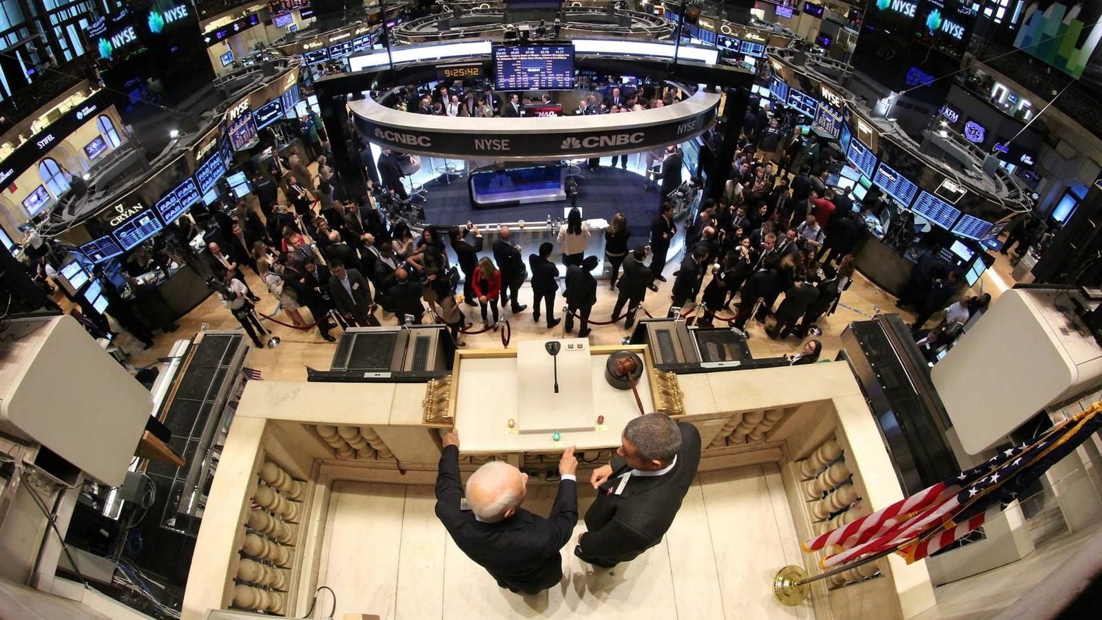 La diretta da Wall Street | Borse Usa positive, il Dow Jones (+1,8%) corre con le banche