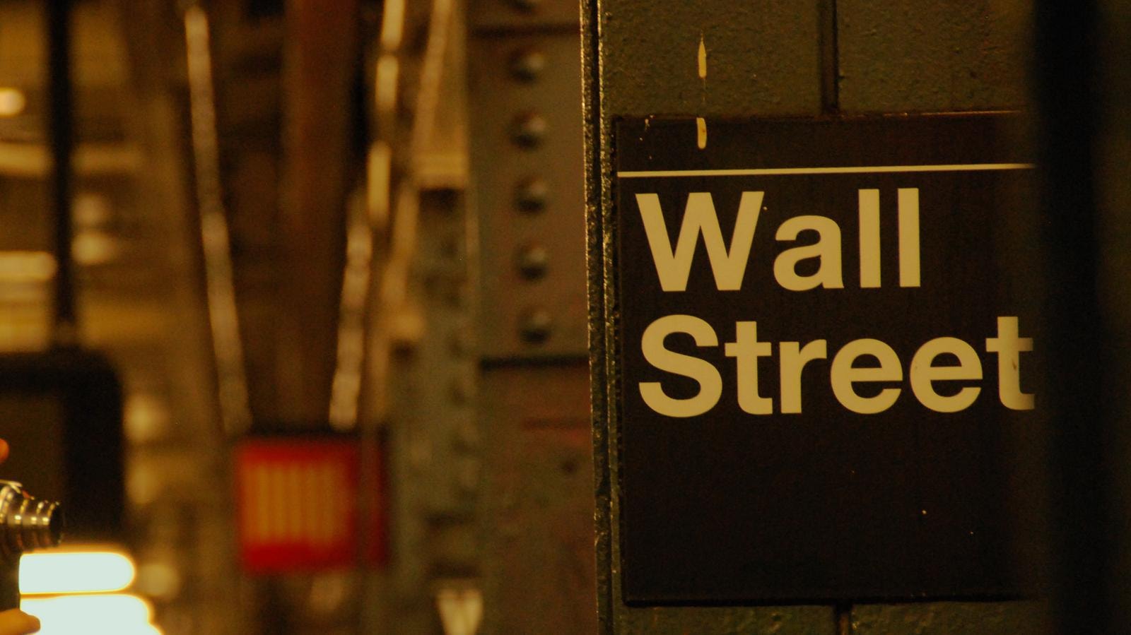 La diretta da Wall Street | Le Borse Usa chiudono deboli in attesa delle trimestrali di Alphabet e Tesla. Dow Jones -0,14%