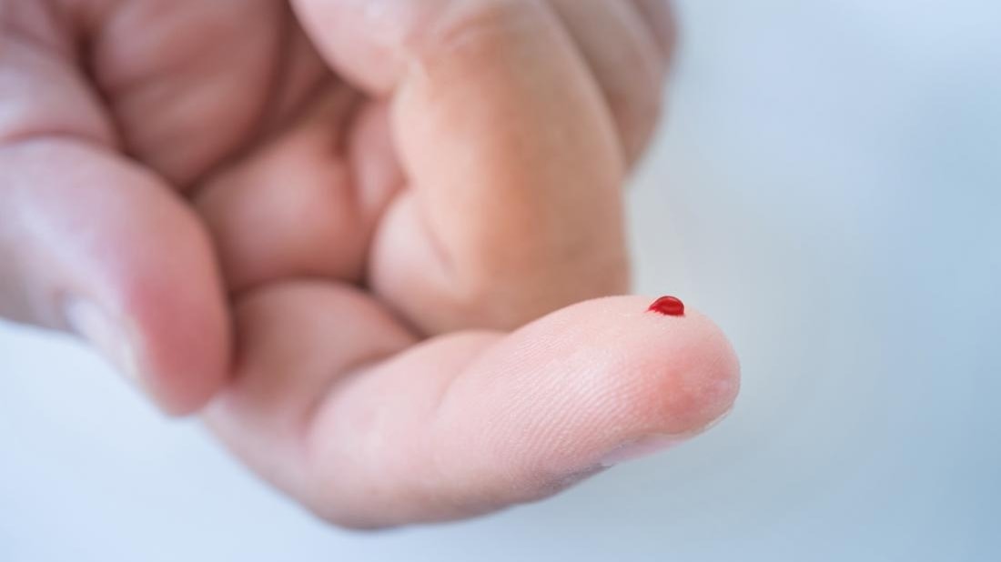 Salute sotto controllo con una goccia di sangue