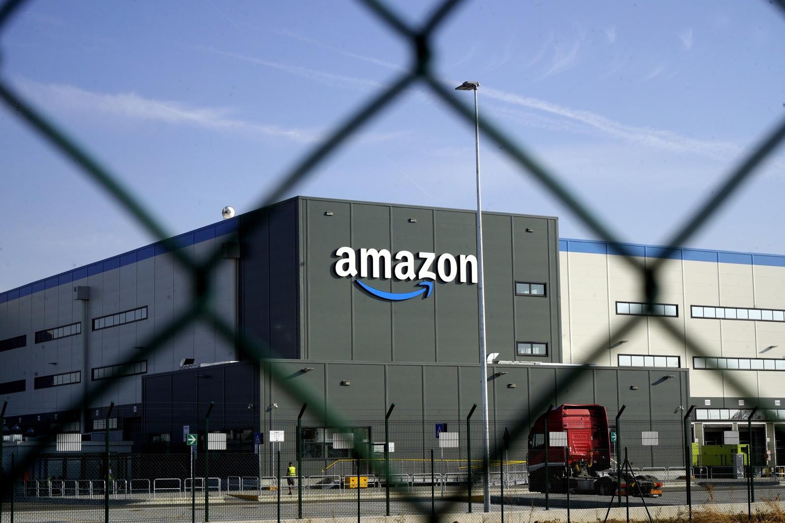 DEPOSITO DI SMISTAMENTO DI AMAZON