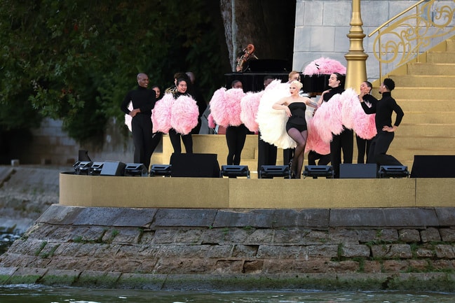 Lady Gaga in Dior all'inaugurazione delle Olimpiadi di Parigi 2024 (courtesy Dior)