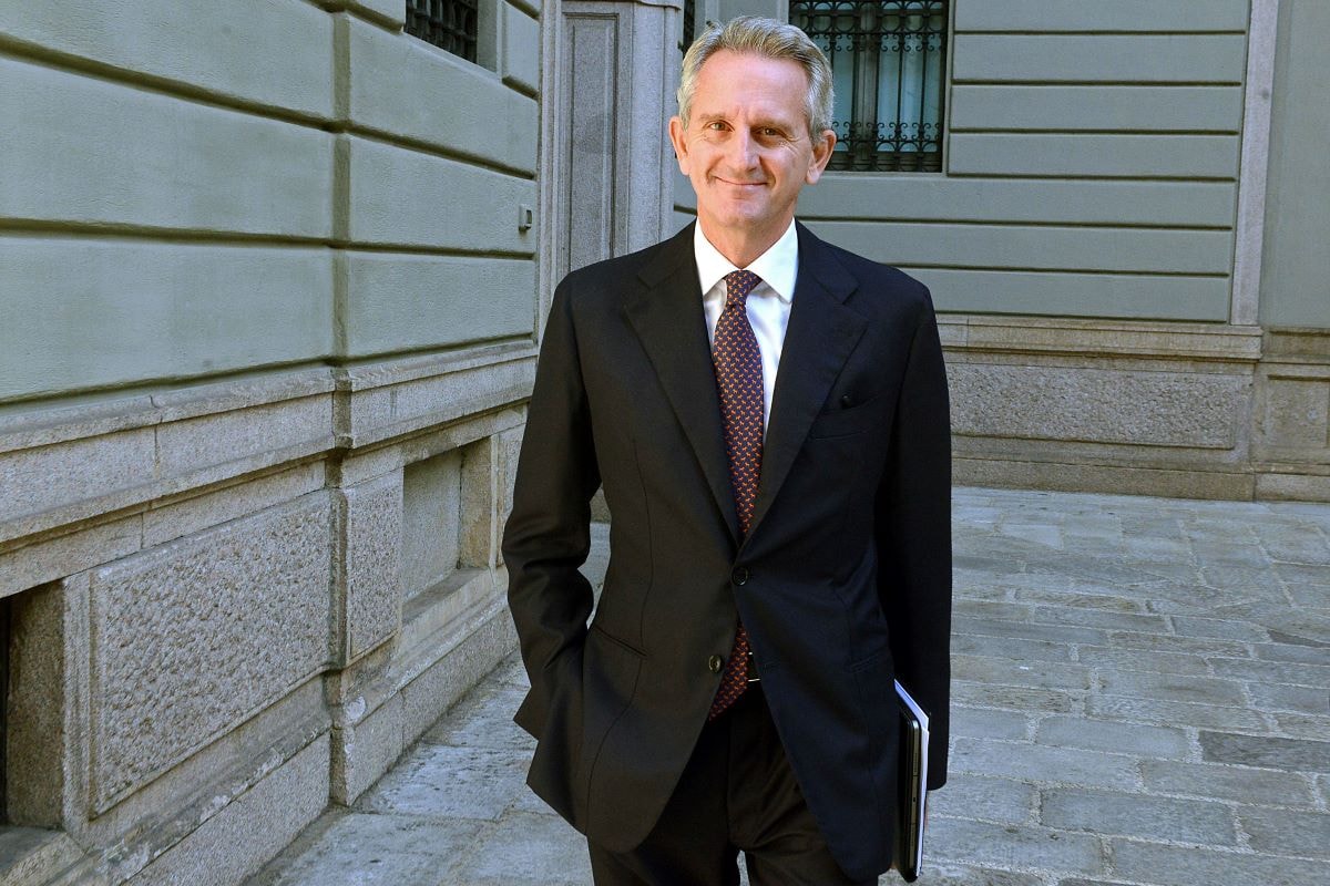 Mediobanca, anno record per utile (1,27 miliardi) e redditività (14%). Atteso un ricco dividendo. Gli analisti 