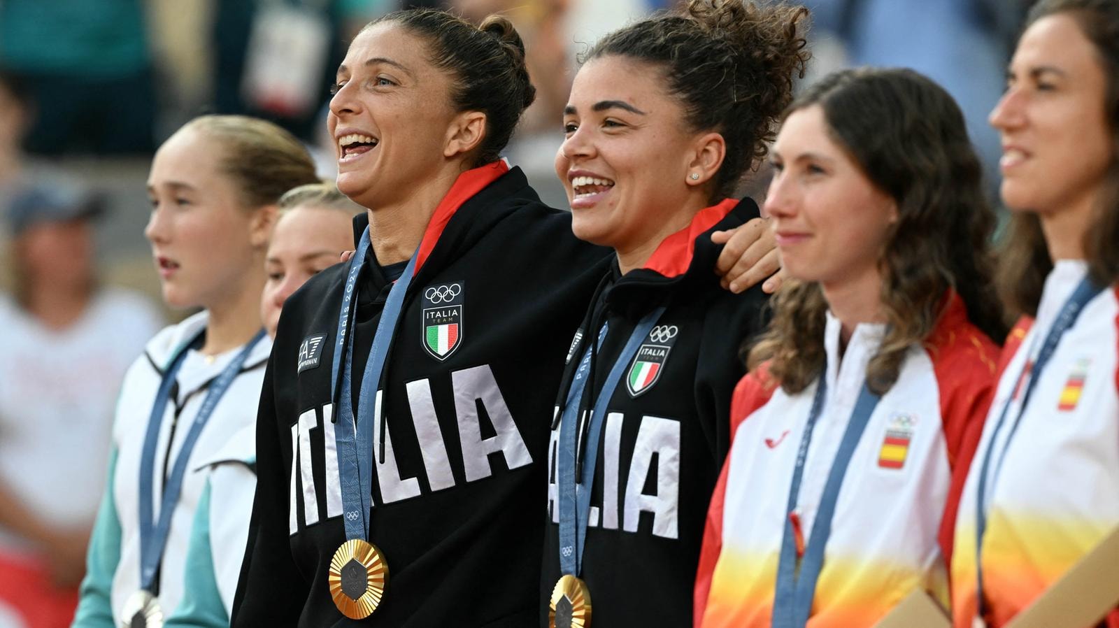 Olimpiadi 2024, le medaglie d’oro sono le pi&ugrave; preziose di sempre grazie ai prezzi record dei metalli. Ecco quanto valgono