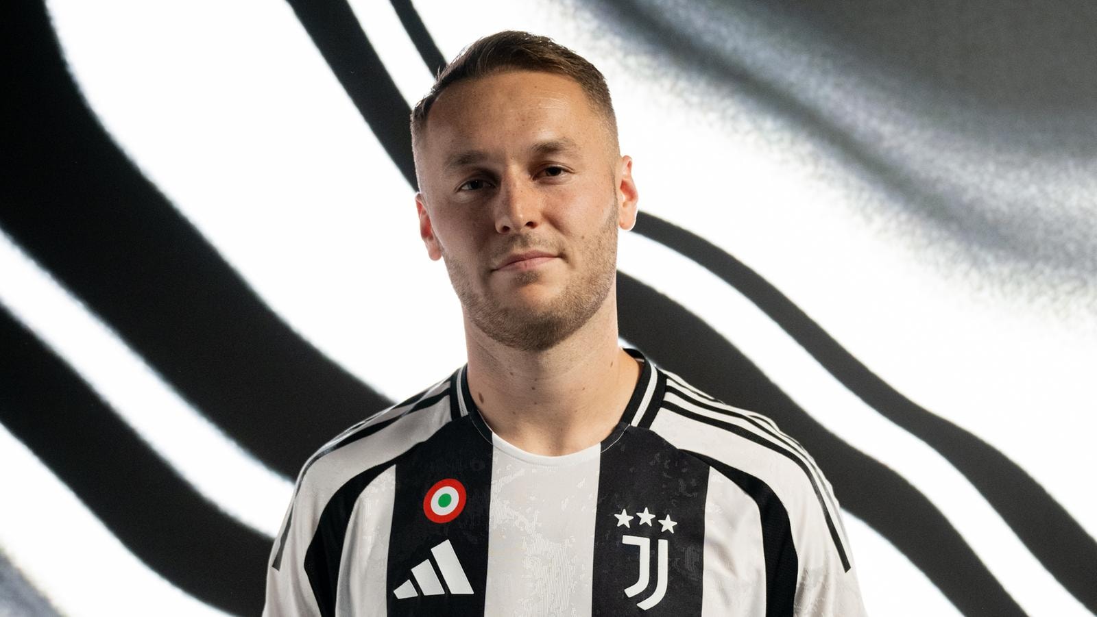 Juventus, con il calciomercato l’entusiasmo contagia Piazza Affari: il titolo corre dopo l’acquisto di Teun Koopmeiners  