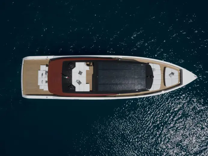 Il nuovo SP92 di Sanlorenzo al Salone di Cannes