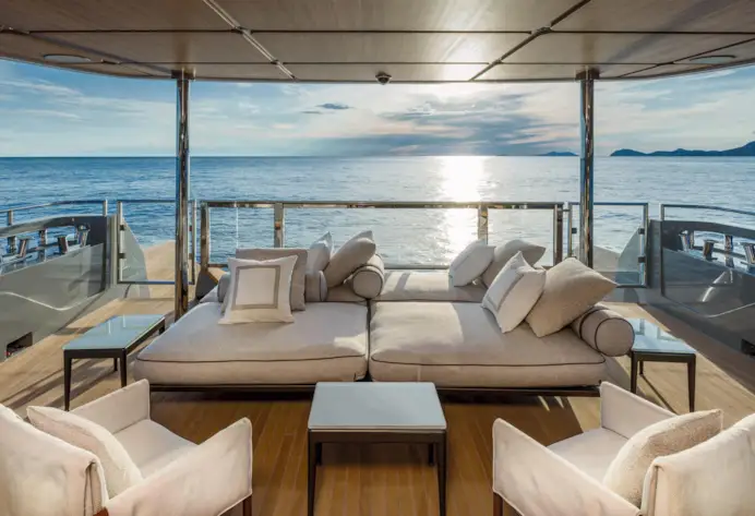 5 autori per 1 yacht: il nuovo Navetta 38
