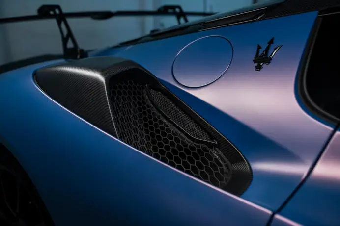 La supercar che rivoluziona la sportività e lo stile al The Quail