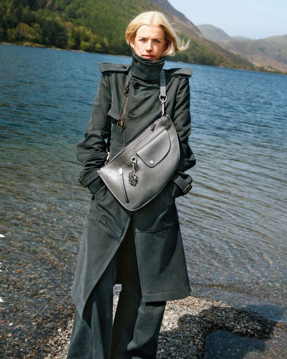 Uno scatto della campagna f-w 2024/25 Burberry (courtesy Burberry)