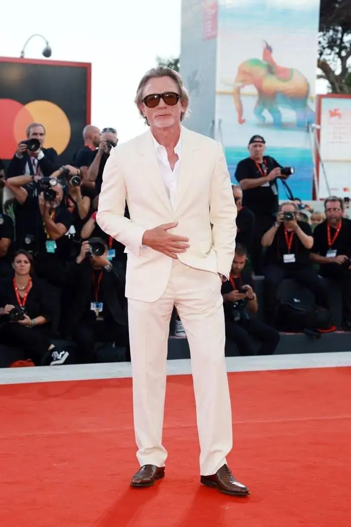 Daniel Craig alla Mostra del Cinema di Venezia in LOEWE