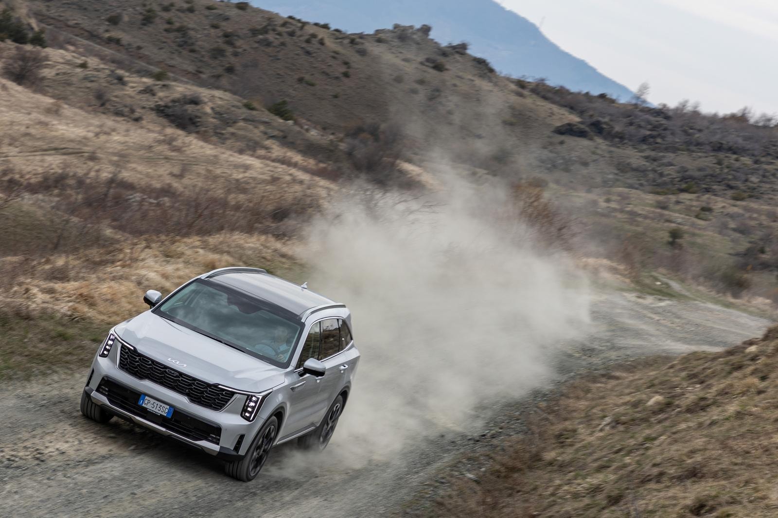 Sorento &egrave; il Suv di Kia che ridefinisce comfort per 7, innovazione e robustezza su tutti i terreni (proprio tutti)