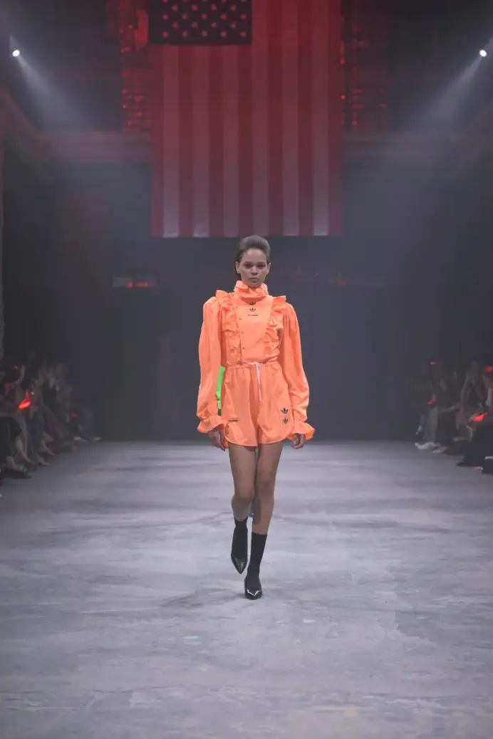 Un look Willy Chavarria in co-lab con Adidas spring-summer 2025 (ph Francesc Ten/MFF)