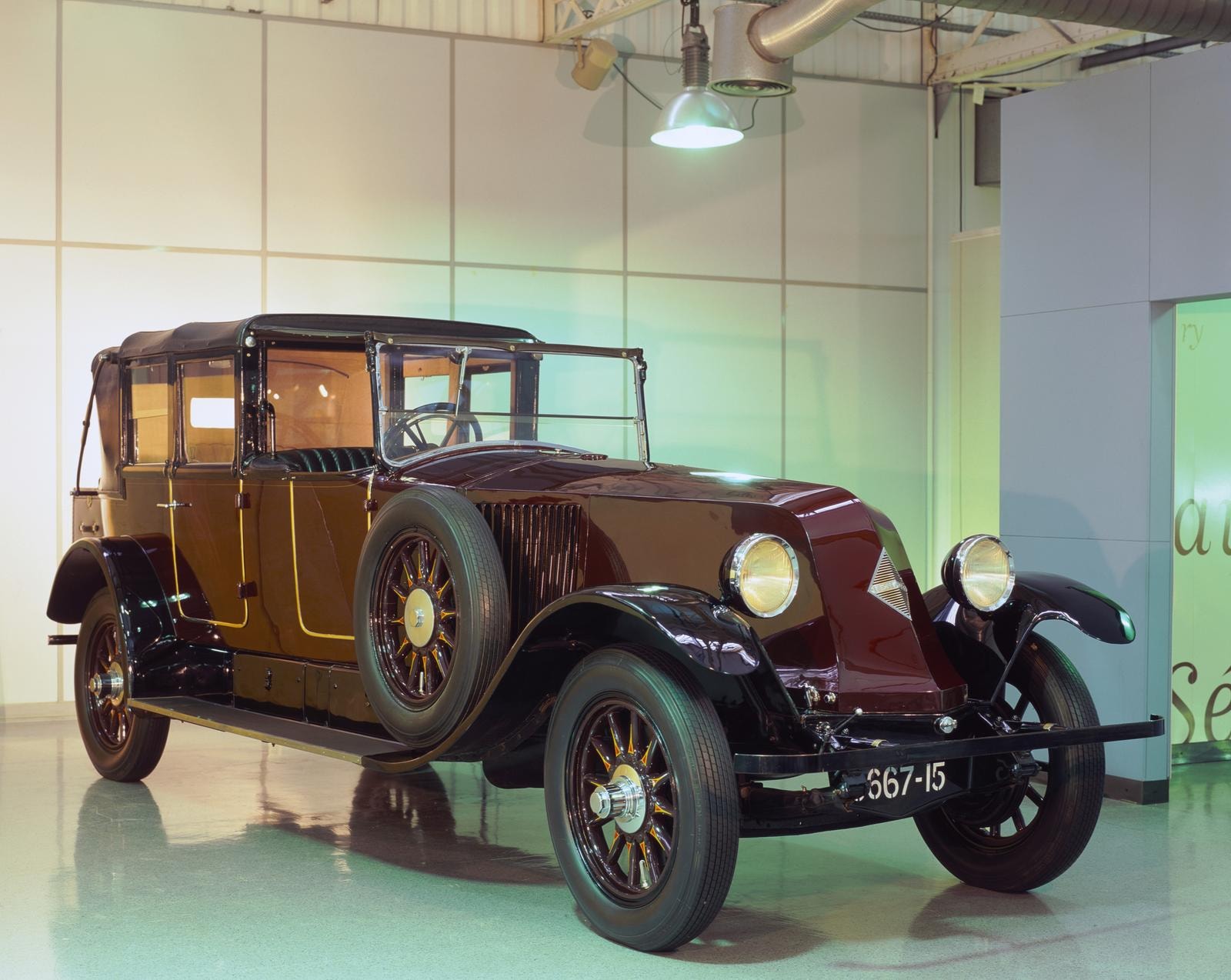 Le auto presidenziali francesi. Quando una Citro&euml;n DS Salv&ograve; De Gaulle e altri segreti delle vetture dell’Eliseo