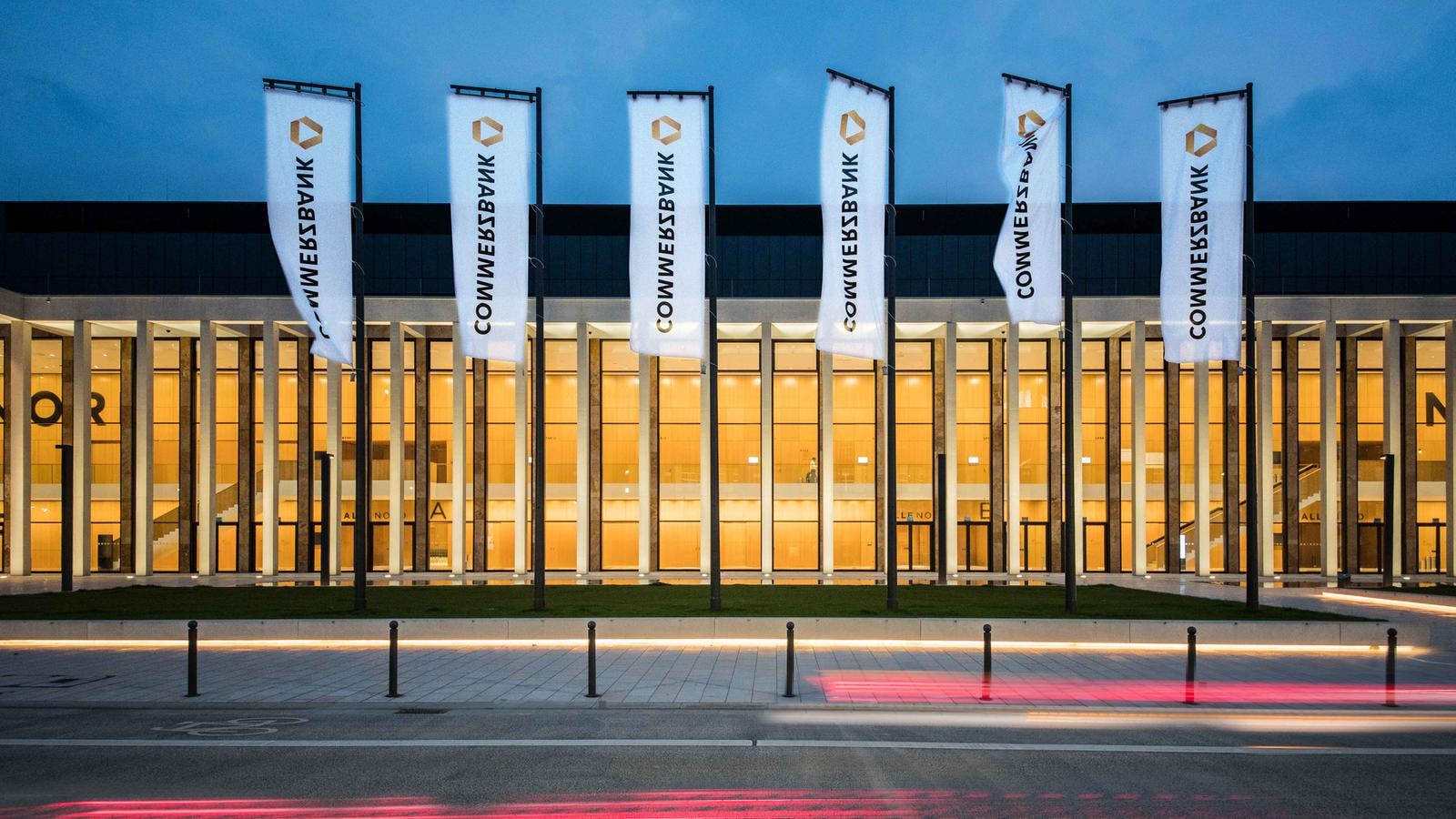 Unicredit-Commerzbank, ecco come sar&agrave; l’operazione in due fasi di Andrea Orcel: prima il rastrellamento e poi l’integrazione. L’ombra di Bnp