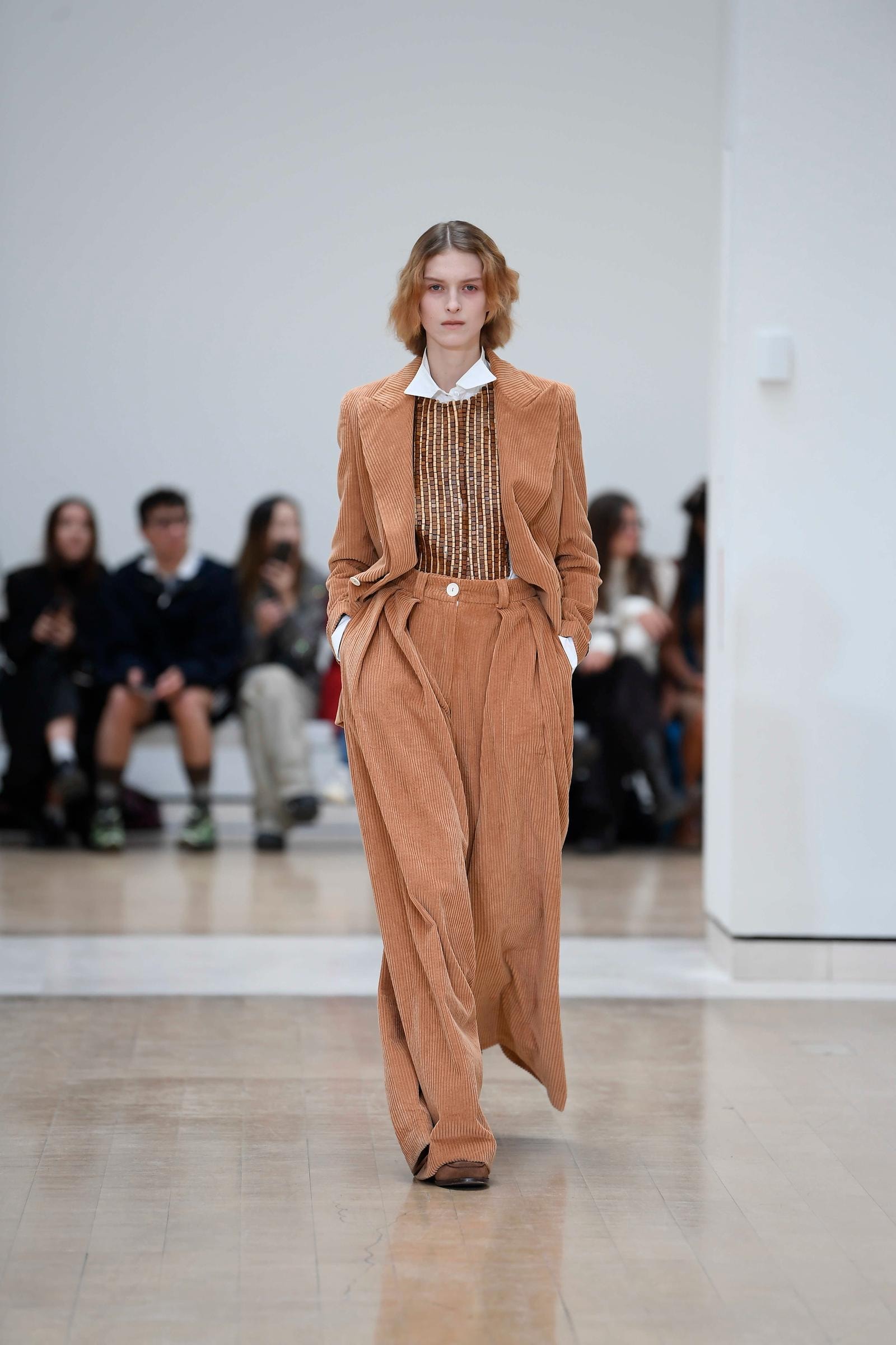 Un look S.S. Daley spring-summer 2025 (ph Francesc Ten/MFF)