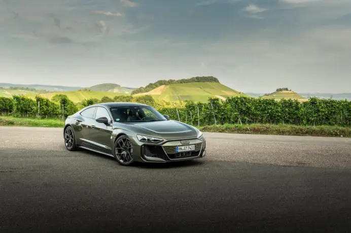 Oltre il Futuro. Come la nuova Audi RS e-tron GT riscrive le regole della mobilità elettrica