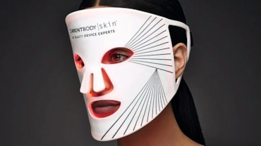 La maschera Led Viso PRO di NooanceLa Nourished Maschera Led a sette coloriIl modello Currentbody Skin con Pillow technology