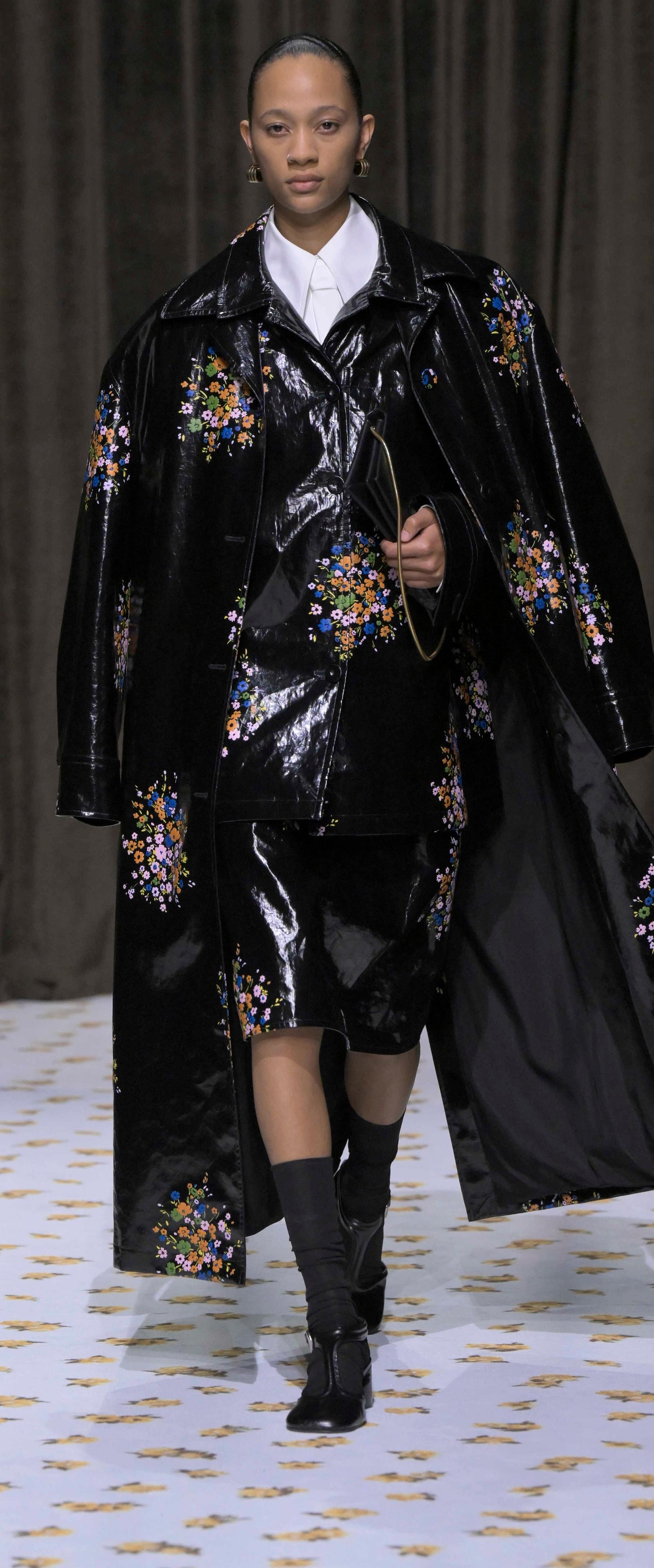 Un look Jil Sander spring-summer 2025 (ph Francesc Ten/MFF)