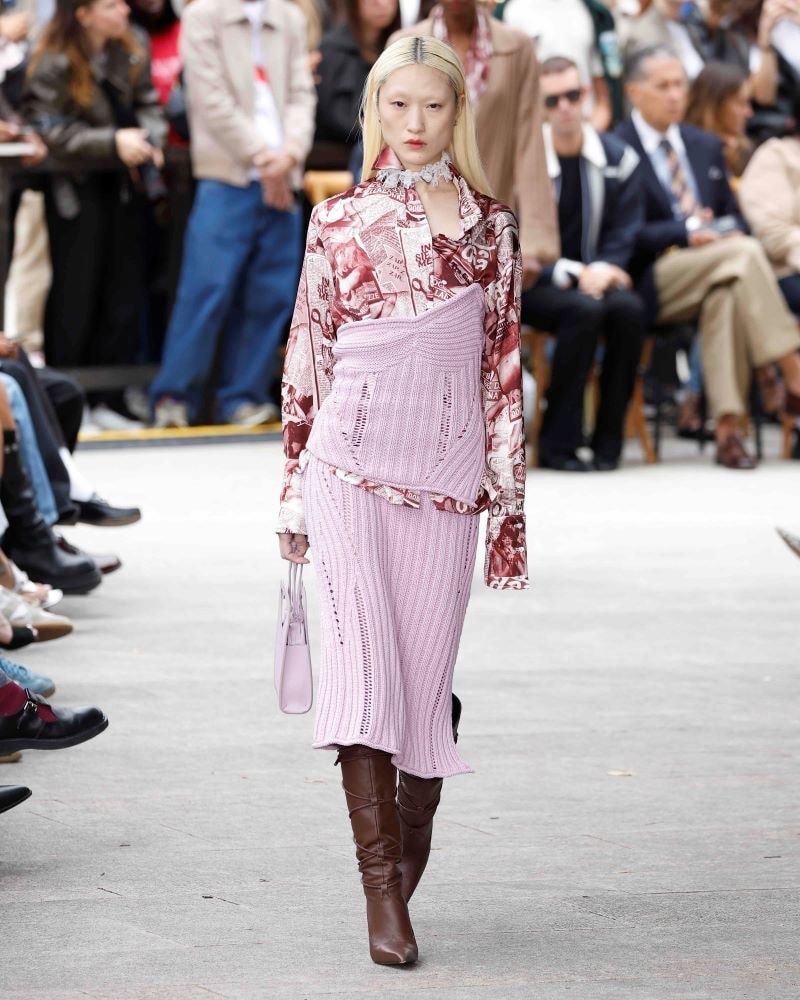 Un look Marco Rambaldi spring-summer 2025 (ph Francesc Ten/MFF)