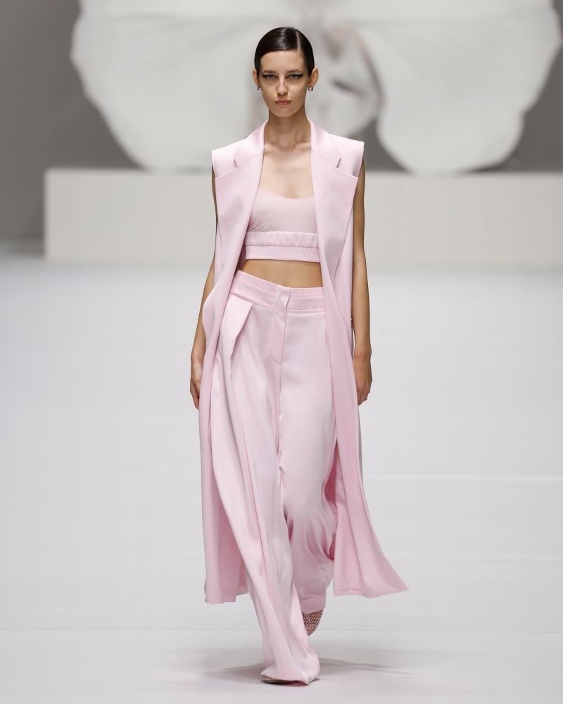 Un look Genny spring-summer 2025 (ph Francesc Ten/MFF)