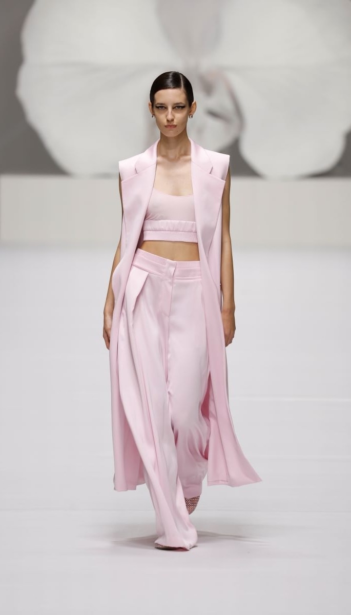 Un look Genny spring-summer 2025 (ph Francesc Ten/MFF)