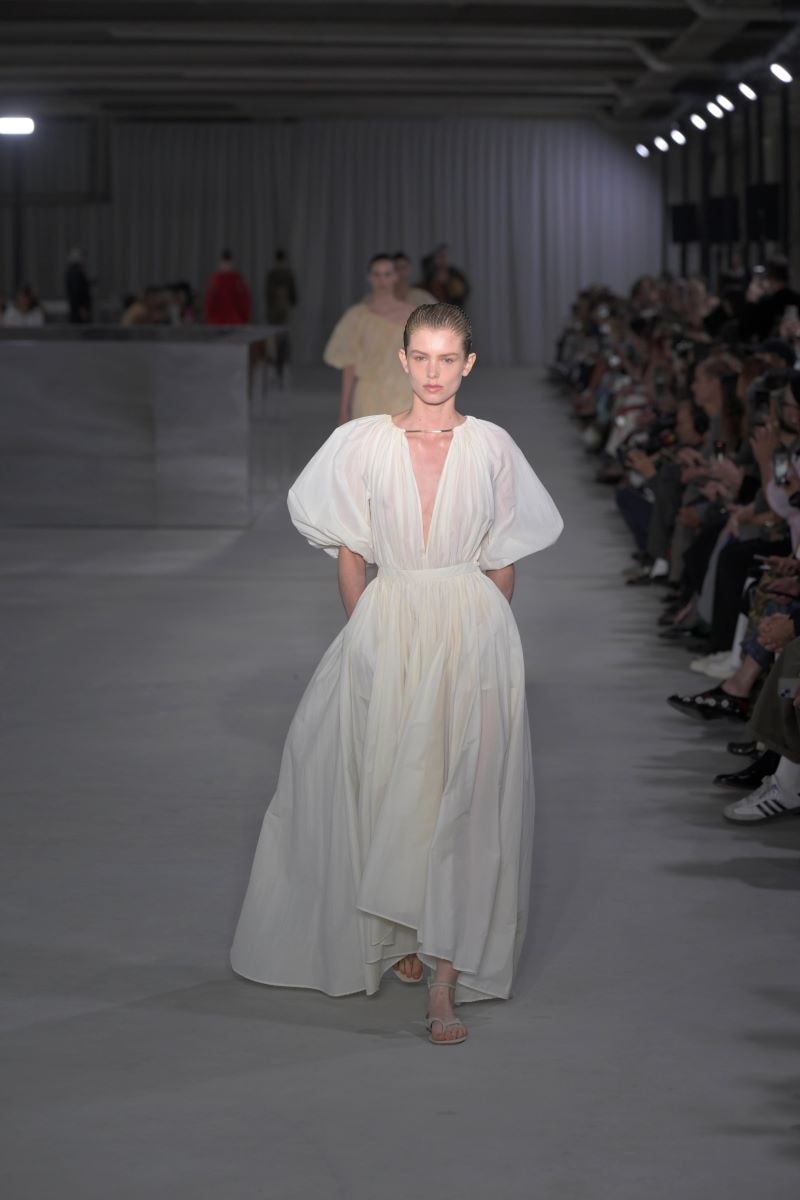 Un look Philosophy spring-summer 2025 (ph Francesc Ten/MFF)