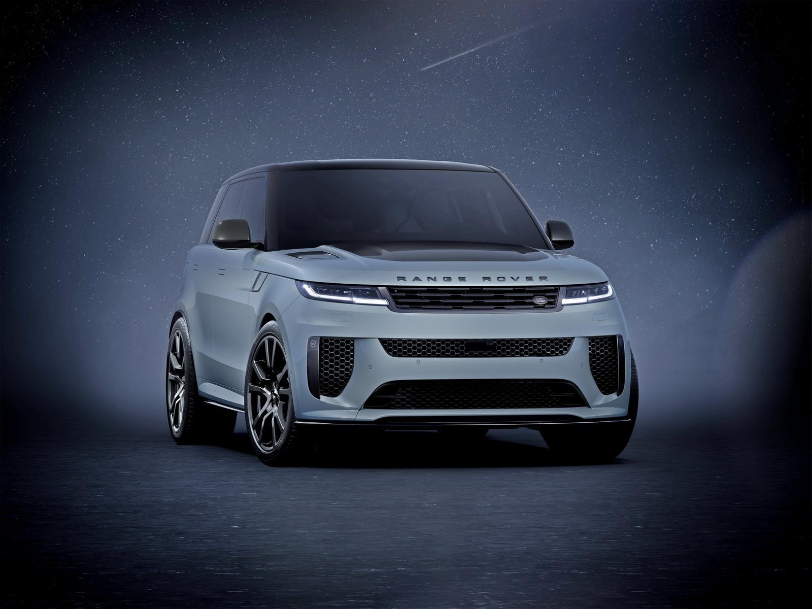 Range Rover Sport SV. L’eleganza celestiale ridefinita in 5 pezzi unici