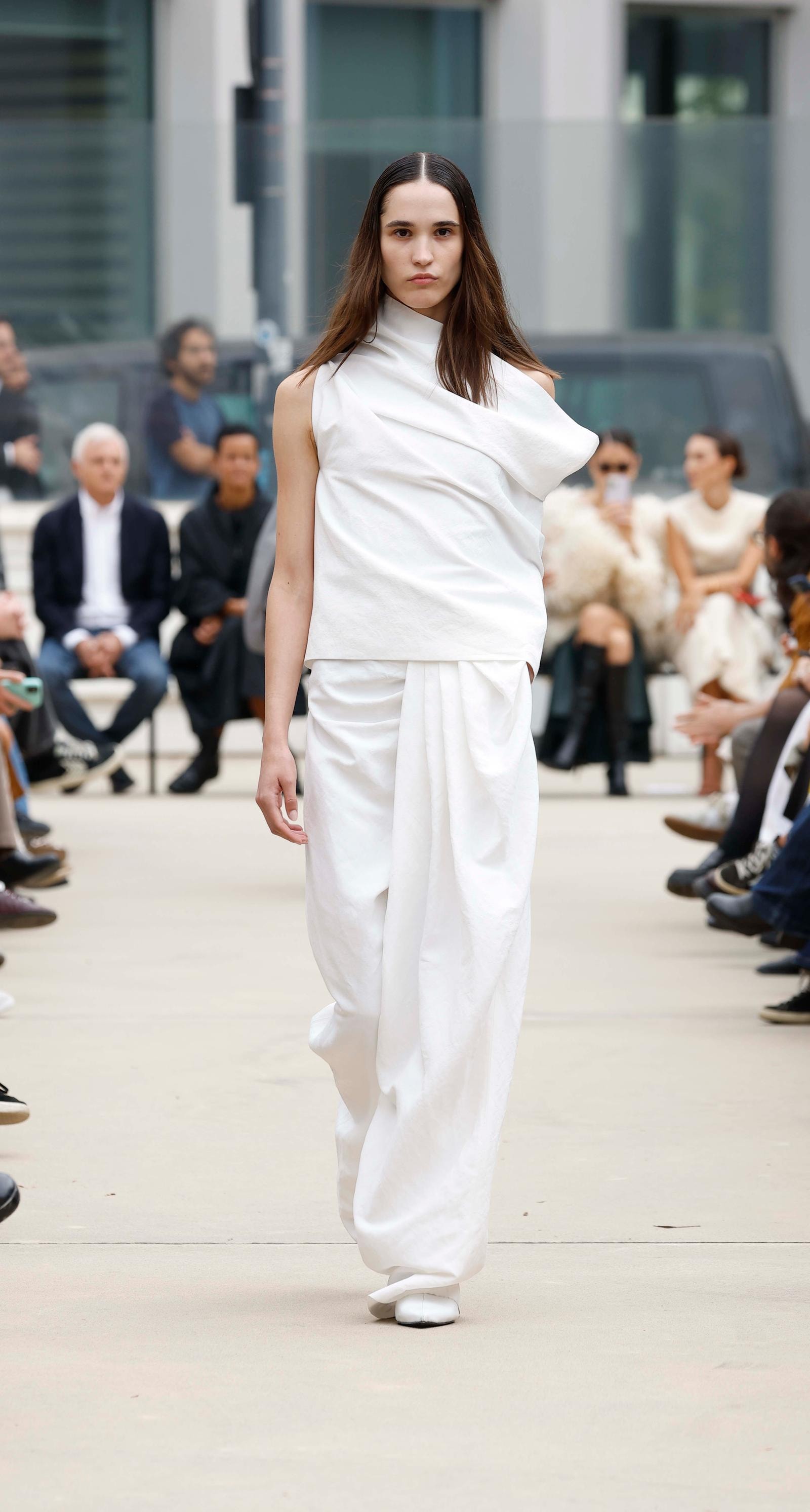 Un look Calcaterra (ph. Francesc Ten/MFF)