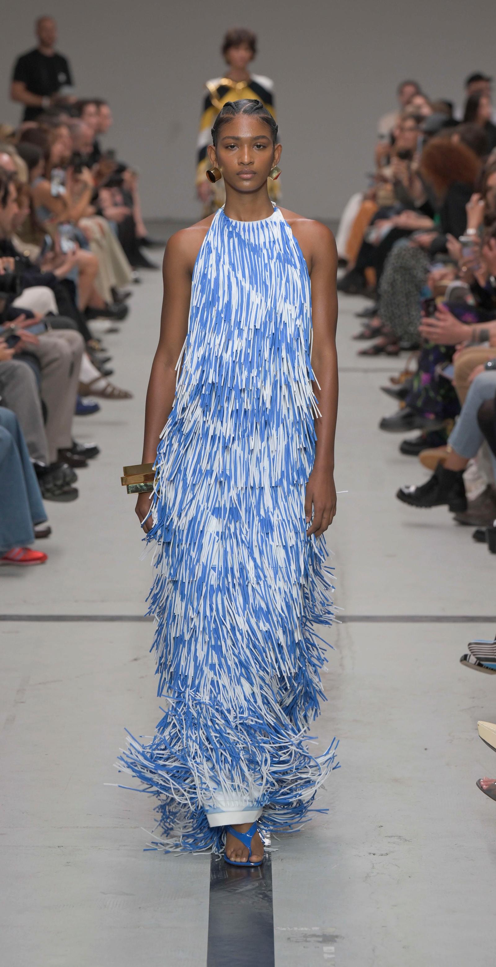 Un look Missoni spring-summer 2025 (ph Francesc Ten/MFF)