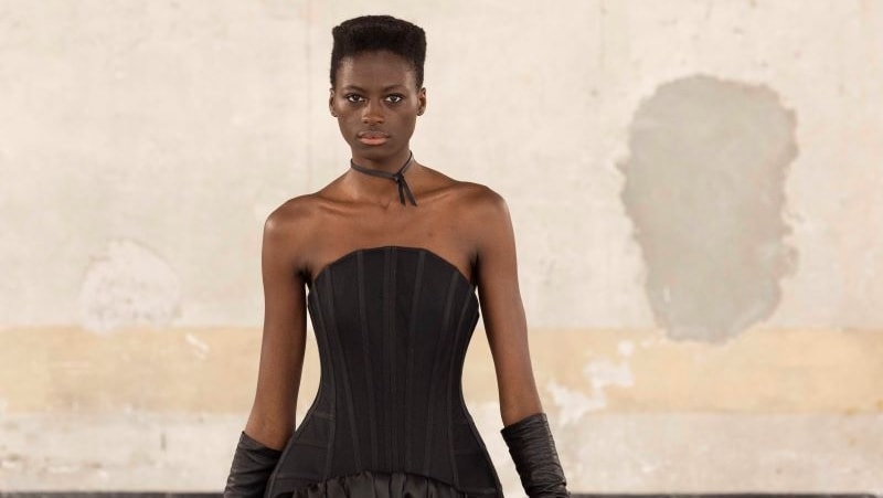 Una carrellata di outfit Elisabetta Franchi s-s 25 (courtesy Elisabetta Franchi)