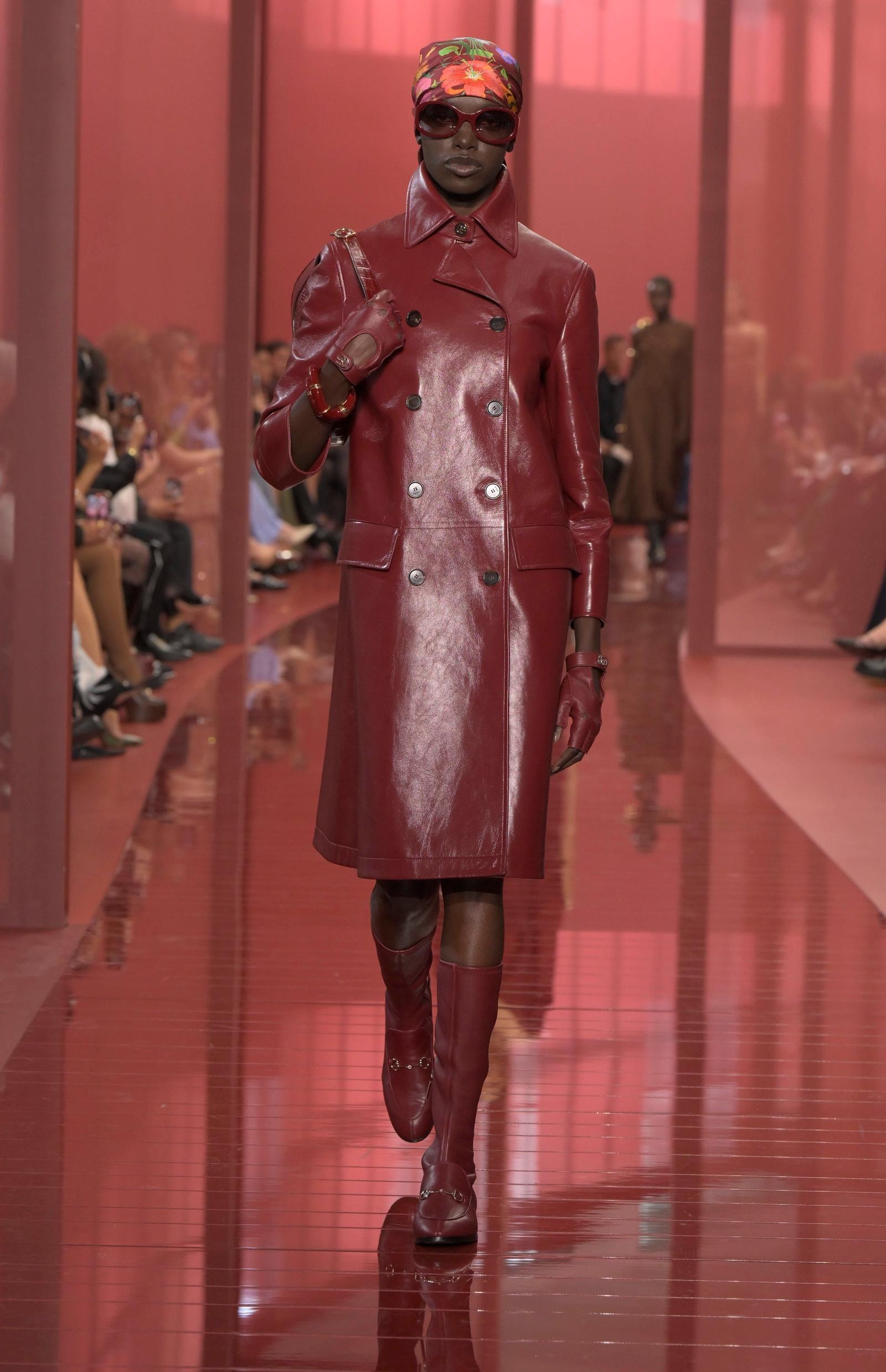 Un look Gucci spring-summer 2025 (ph Francesc Ten/MFF)