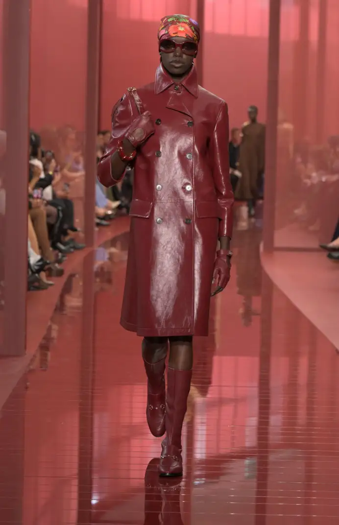 Un look Gucci spring-summer 2025 (ph Francesc Ten/MFF)