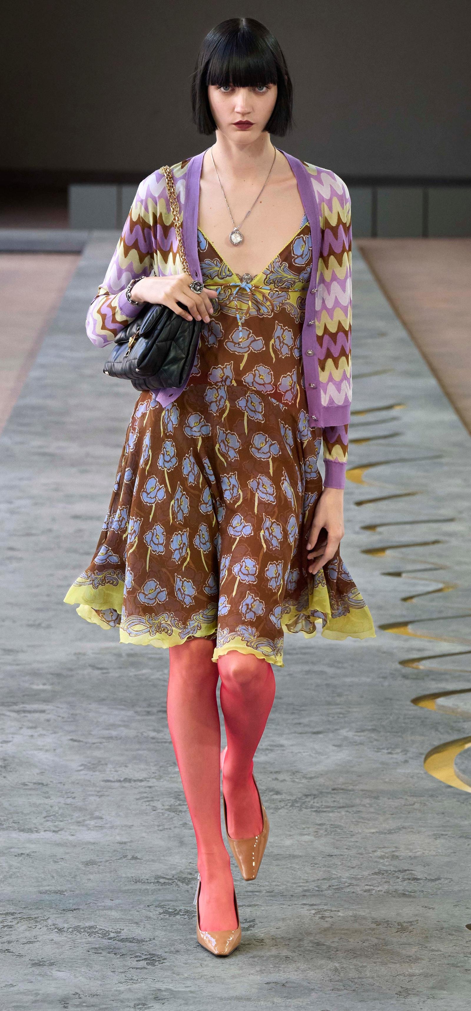 Un look Versace spring-summer 2025 (courtesy Versace)