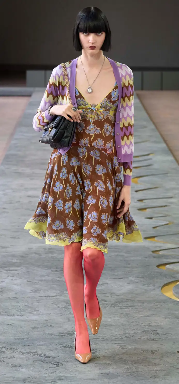 Un look Versace spring-summer 2025 (courtesy Versace)