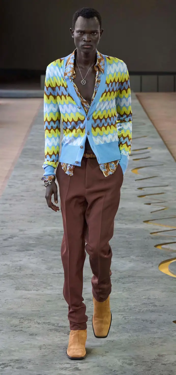Un look Versace spring-summer 2025 (courtesy Versace)