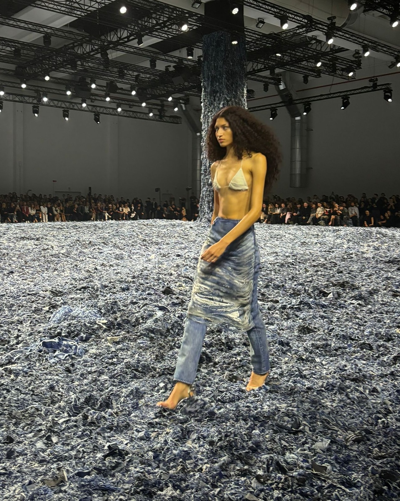 Un look Diesel spring-summer 2025 (ph Chiara Bottoni)