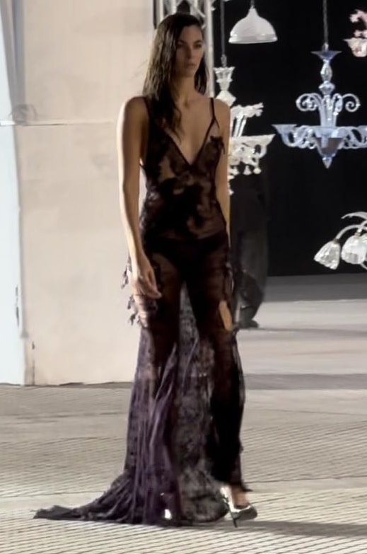 Un look The Attico spring-summer 2025 (ph Tommaso Palazzi)