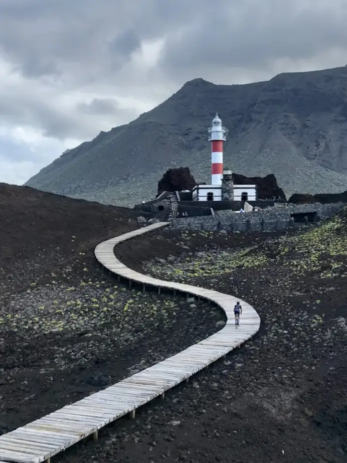 Tornanti e poesia: i migliori itinerari da fare in bici