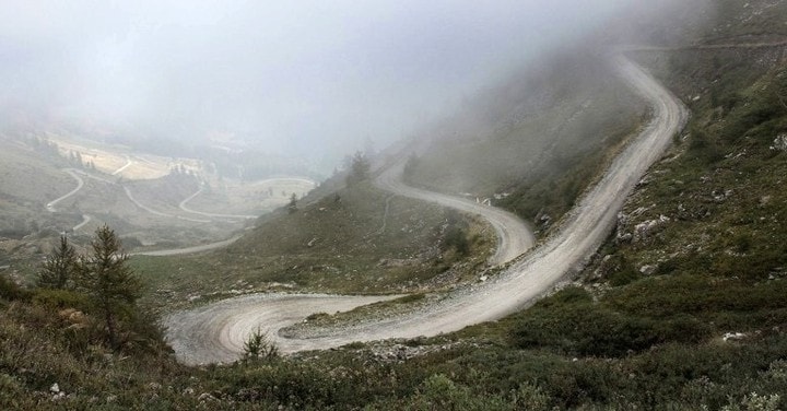 Tornanti e poesia: i migliori itinerari da fare in bici
