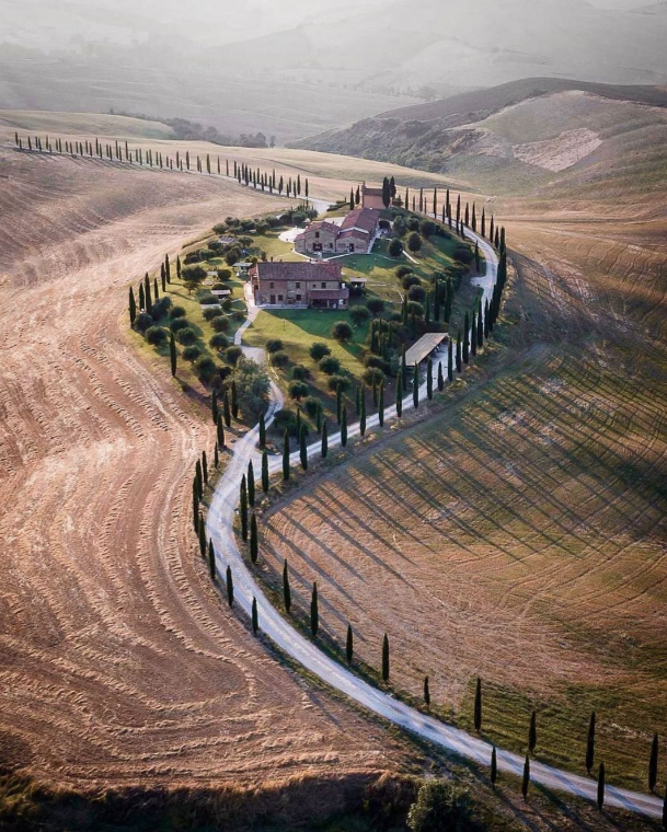 Tornanti e poesia: i migliori itinerari da fare in bici
