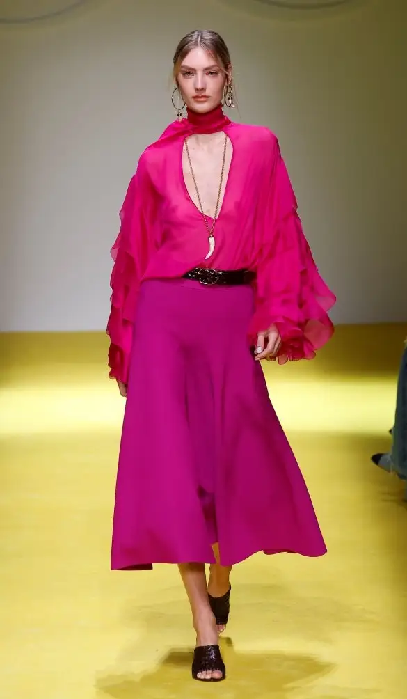 Un look Luisa Spagnoli spring-summer 2025 (ph Francesc Ten/MFF)